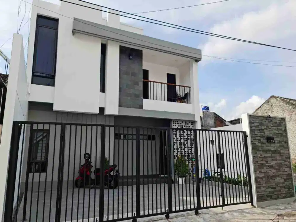 DIJUAL RUMAH CANTIK DEKAT SETADION MAGUWOHARJO TAJEM