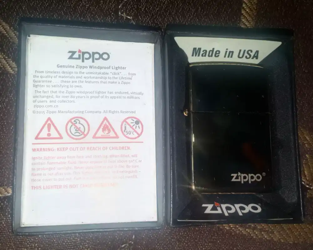 Korek api zippo(warna gold aja ya)