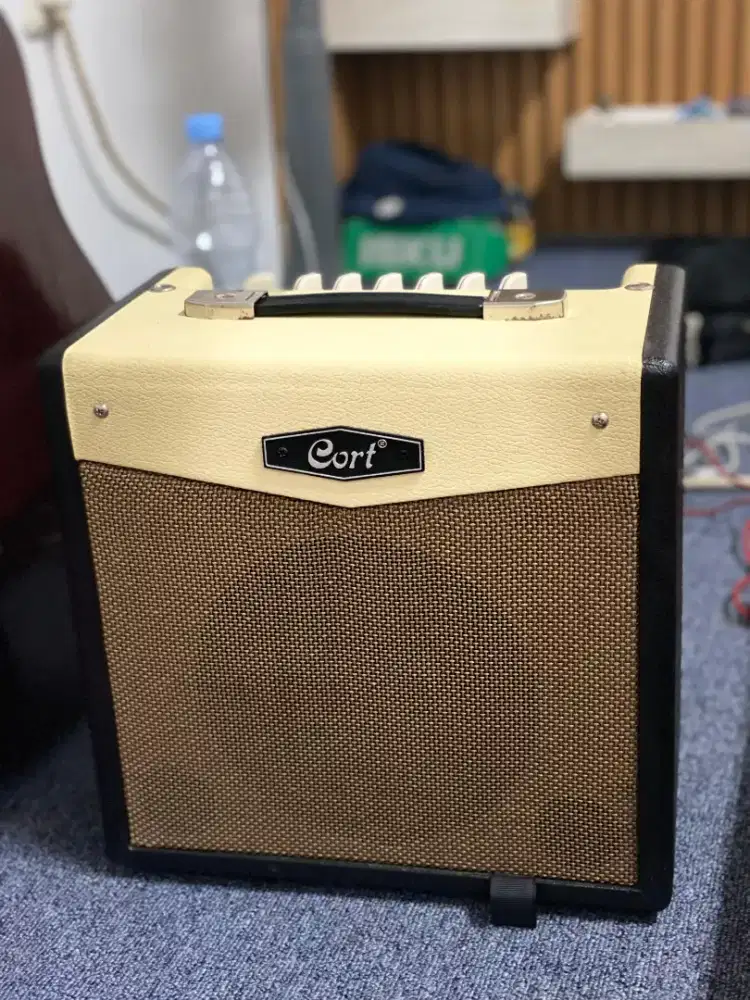 Amplifier gitar cort CM15R