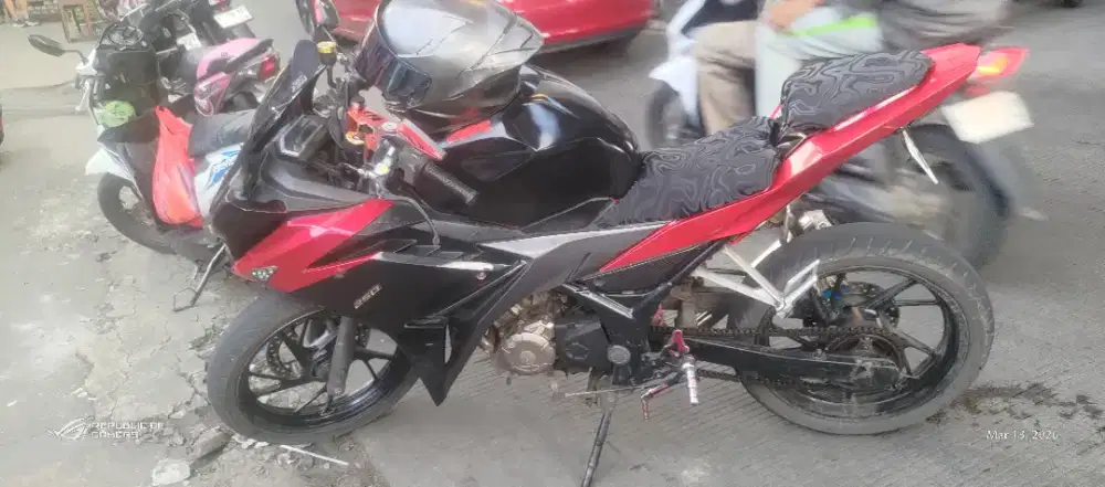 Body cbr 150 full original, bonus tameng  Dan cover tangki cbr 250