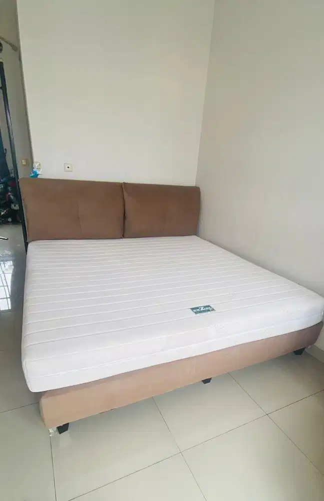 Tempat tidur dan kasur enzel ukuran 200x200