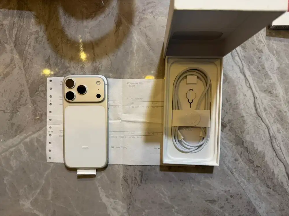 Iphone 17 Pro Silver, 256GB (Like a new)