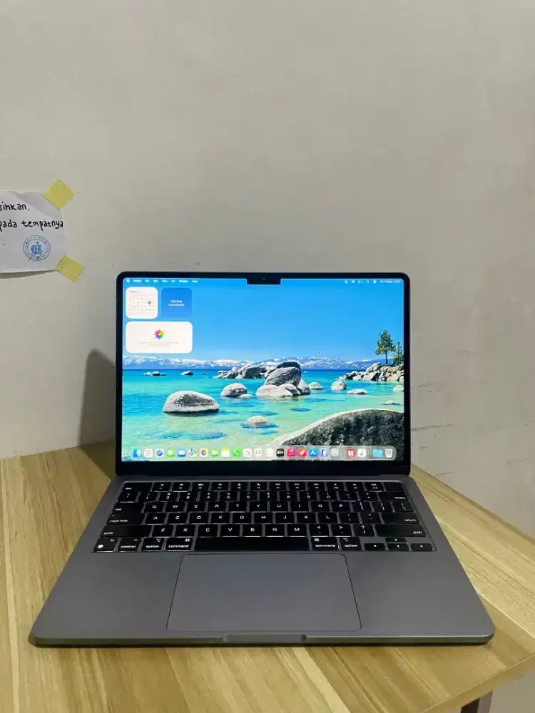 MacBook Air M2 2022   • 8/256