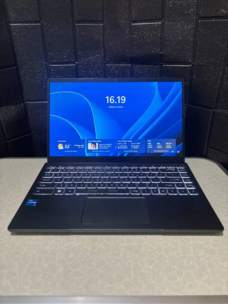 MSI Modern 14 i5 Gen11 RAM 8GB SSD 512GB Tipis Cepat Siap Kerja/Kuliah