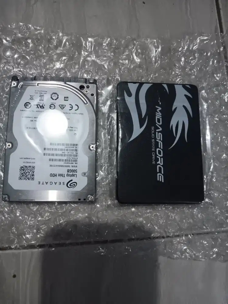 Sepaket SSD dan HDD Laptop Slim Like New