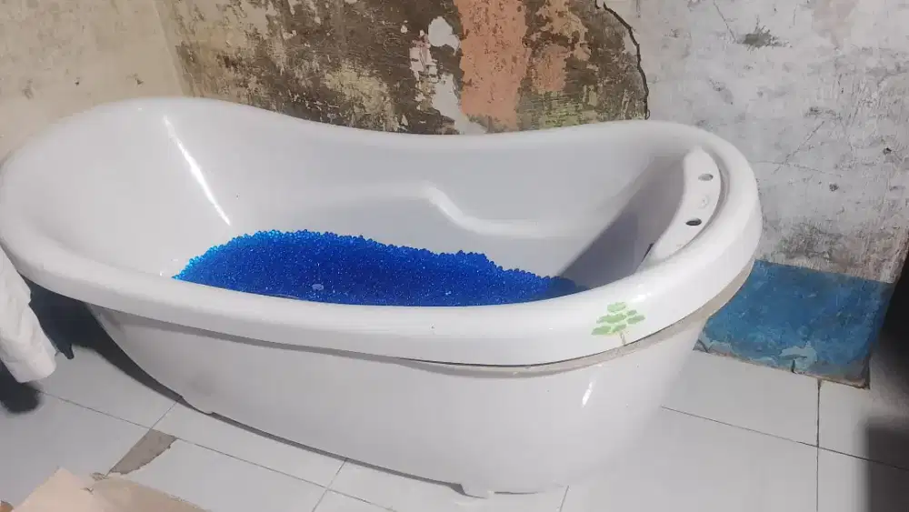 Bathup Besar (Putih Susu)