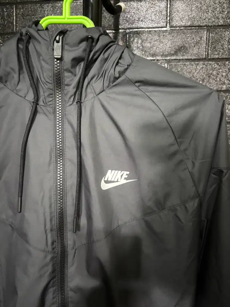 Nike Windrunner Jacket Original Size M Jaket Ringan Mudik Lebaran