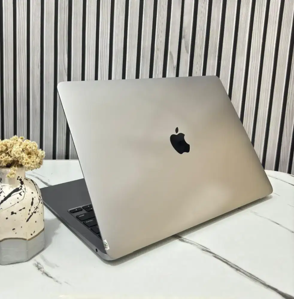MACBOOK AIR 2020