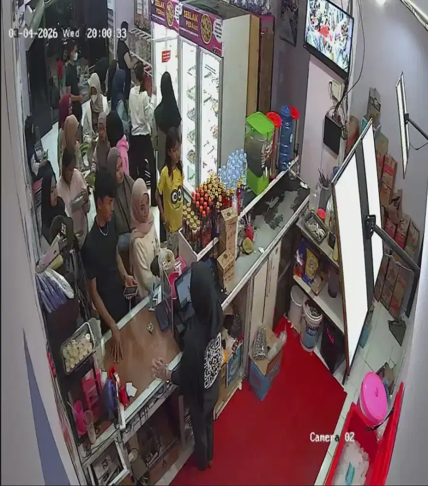 DIBUTUHKAN SEGERA KARYAWAN RUMAH MAKAN SEBLAK