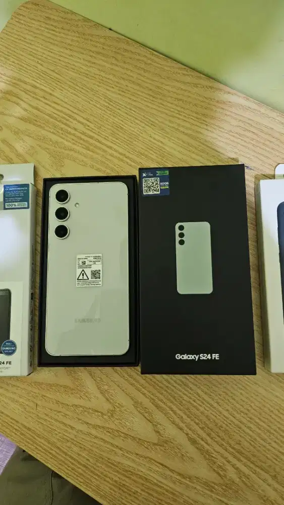 Samsung S24 FE 8/256 like new full bonus