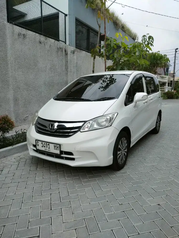 Freed SD Matic 2013 top condition