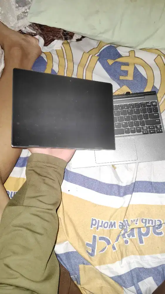 Laptop lenovo ideapad D330