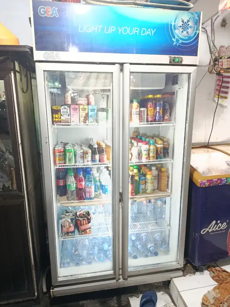 Showcase GEA 2 Pintu Super Dingin Original