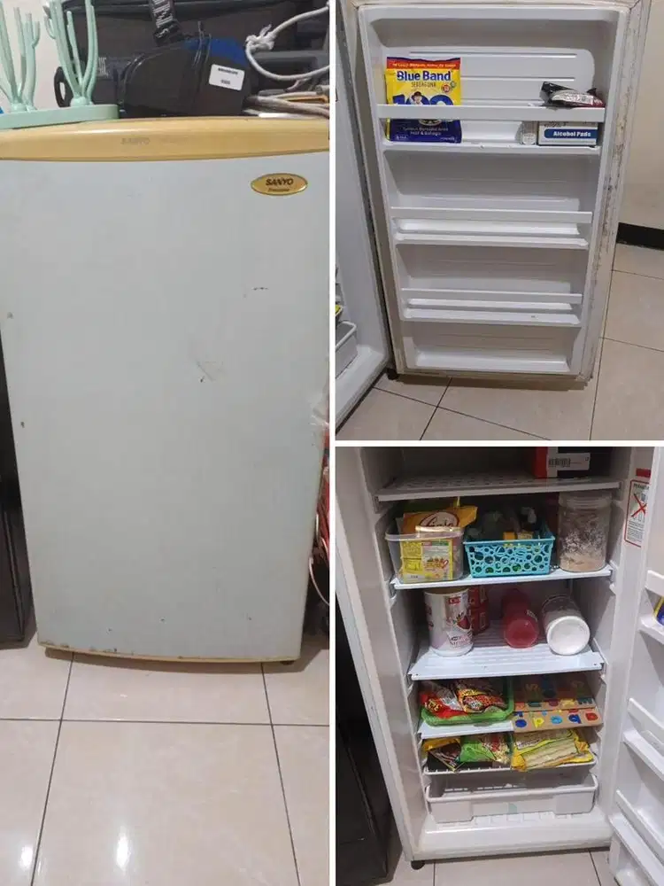 DIJUAL FREEZER ES  MASIH HIDUP