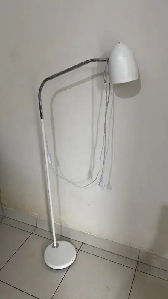 LAMPU STANDING LAMPU ACE HARDWARE