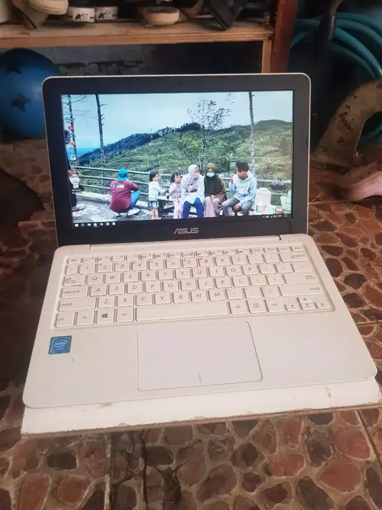 Jual netbook asus