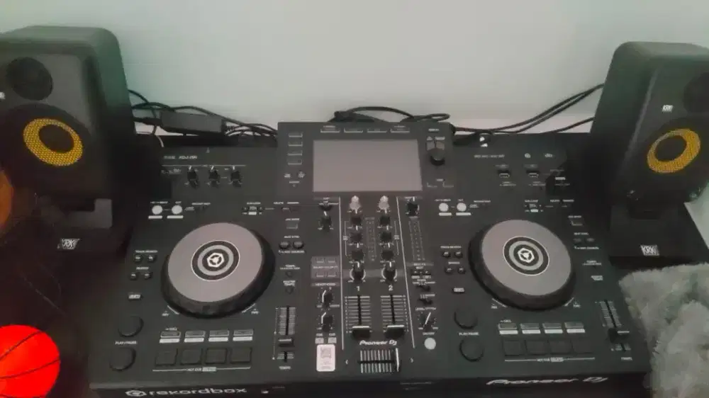 aLat dj Pioneer xdj RR