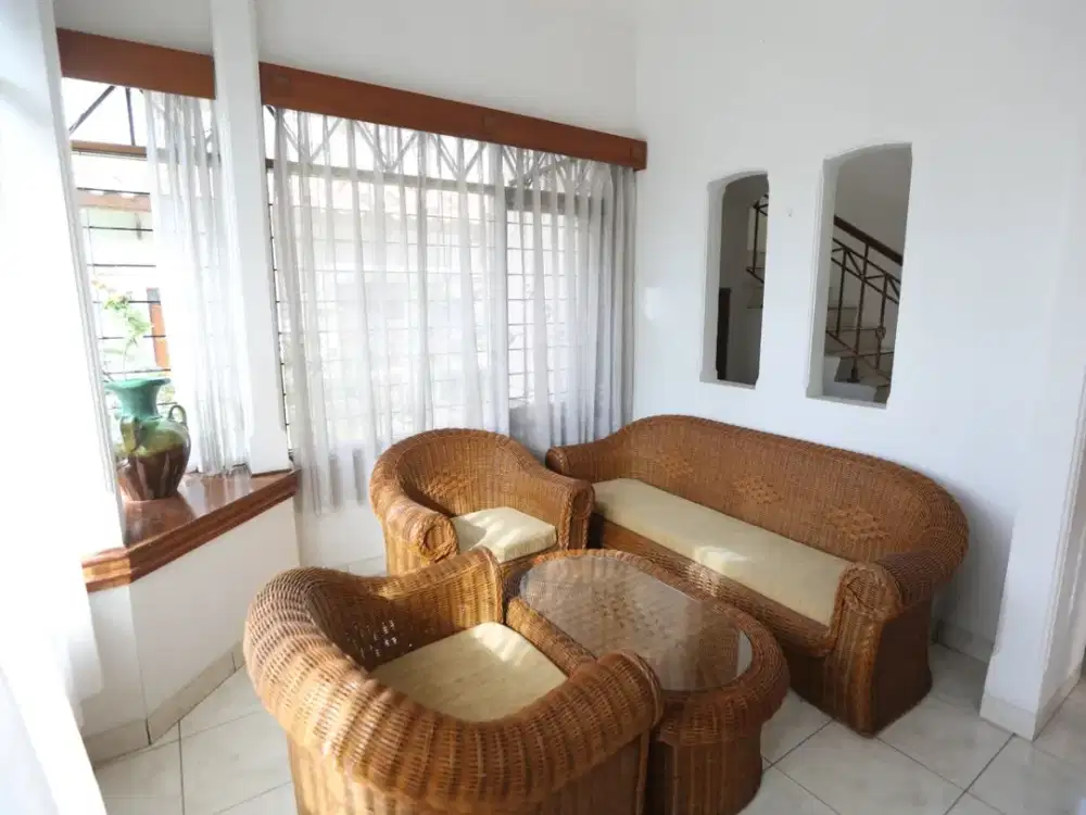 Disewakan Rumah Full Furnished Nyaman Siap Huni Lokasi di Dago Pakar Bandung