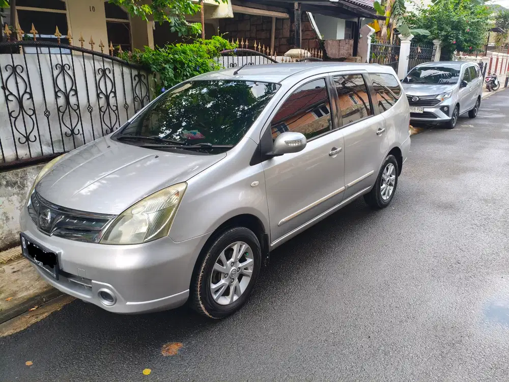 Nissan Grand livina 2012 Bensin