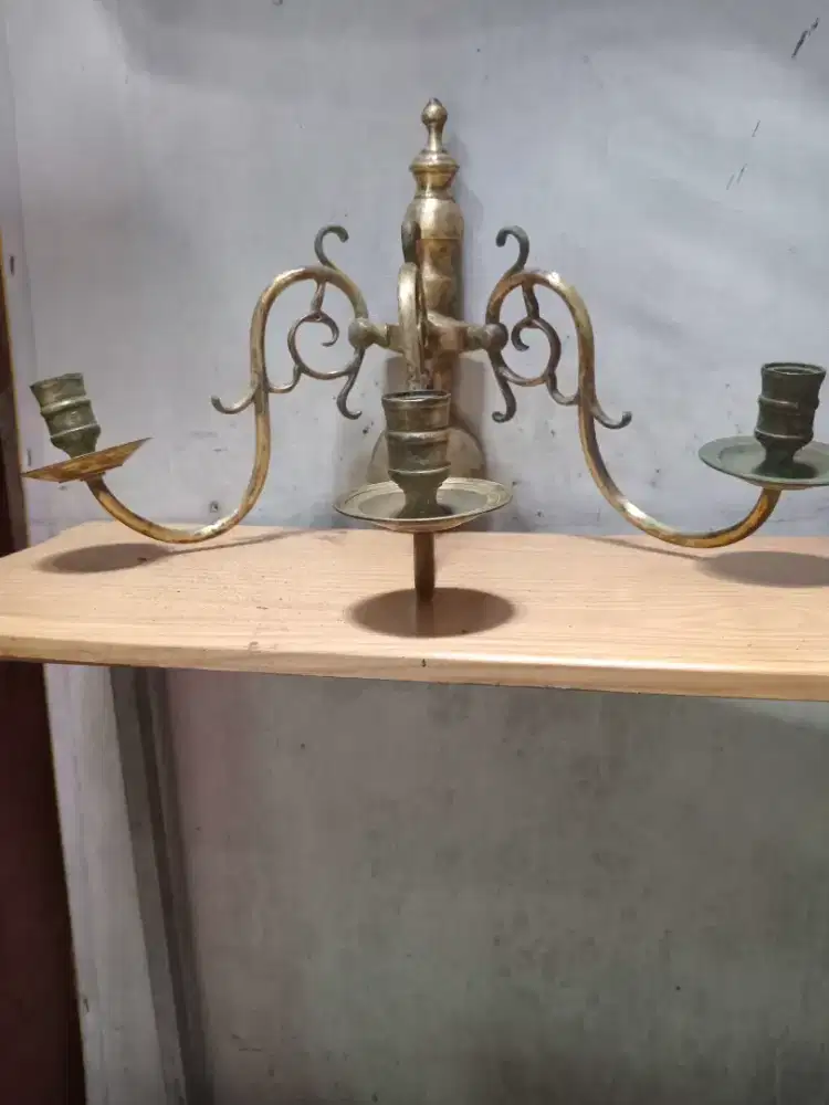 Lampu kuningan antik