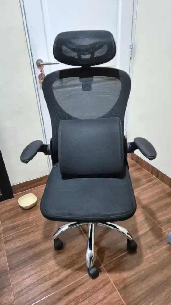 Meja dan Kursi + Bantalan 1 Set SECOND (KONDISI SANGAT BAGUS)