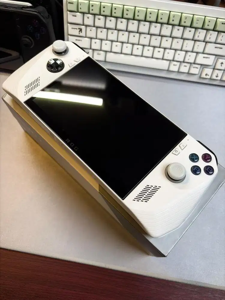 Bekas muluss rog ally z1extreme 16/512