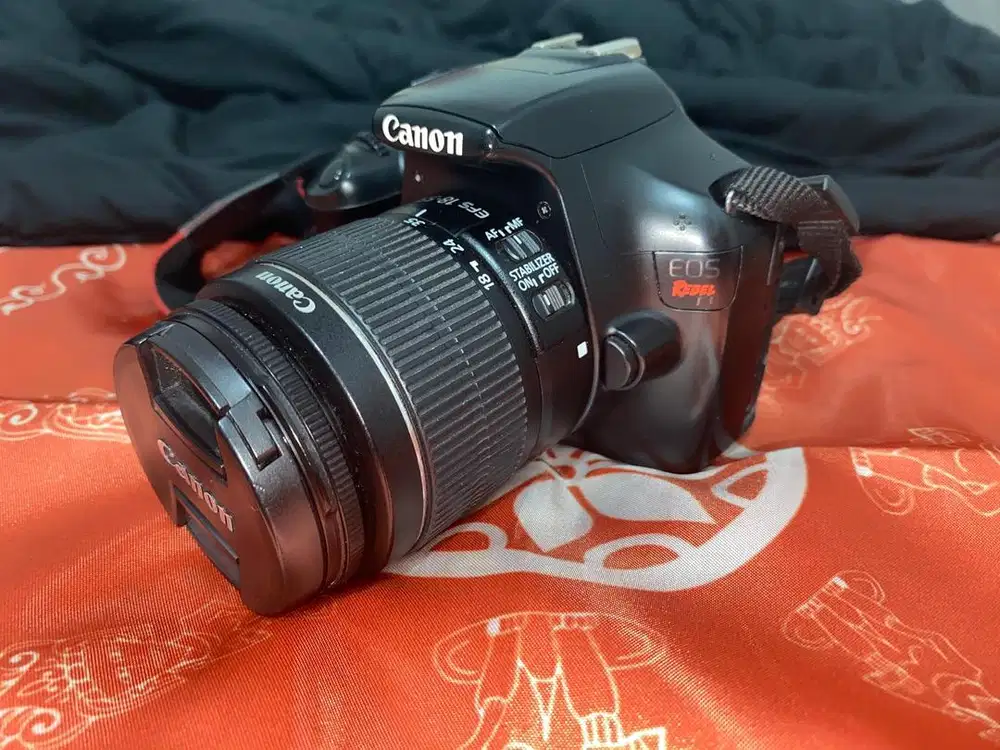 Canon Rebel T3/1100D (bekas)