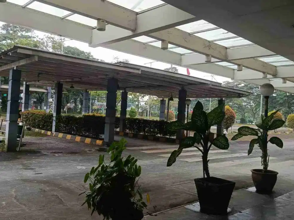 Disewakan Bangunan Komersial Strategis Siap Huni di Serpong Tangerang Selatan