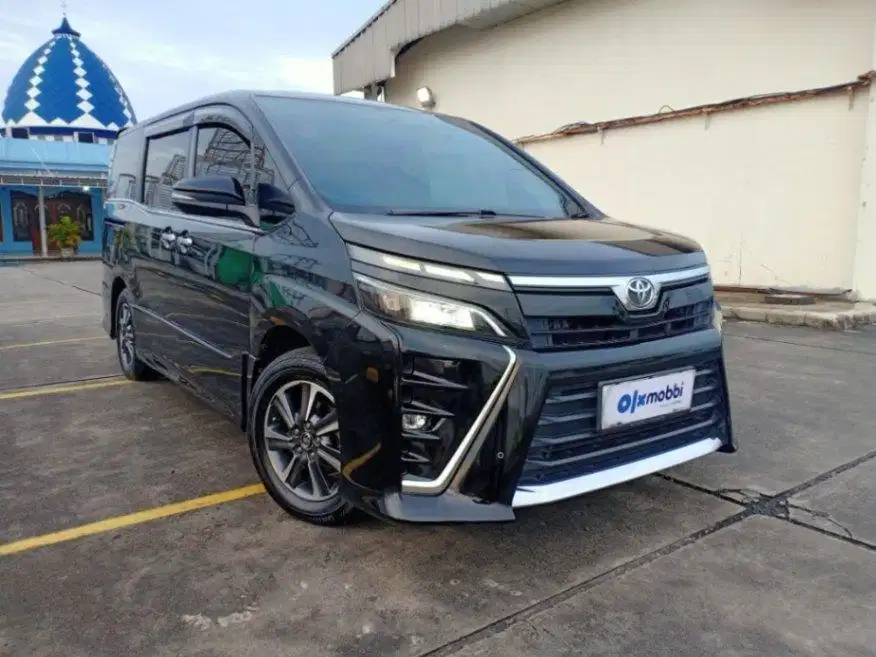 DP RENDAH - Toyota Voxy 2.0 Bensin-AT 2018 SBYI