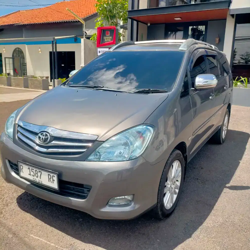 Toyota Inova 2010 type V matic bensin