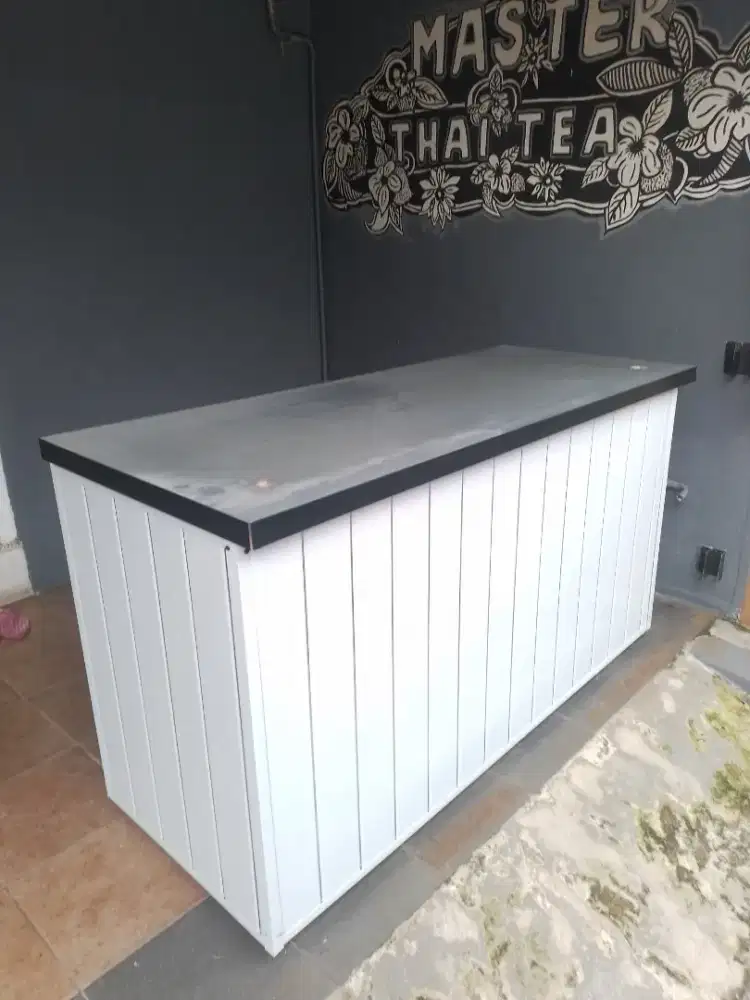 Both meja plus box lampu