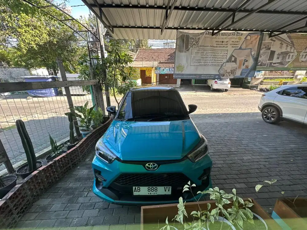 Raize blue two tone 7000km, 1.0turbo gr sport at