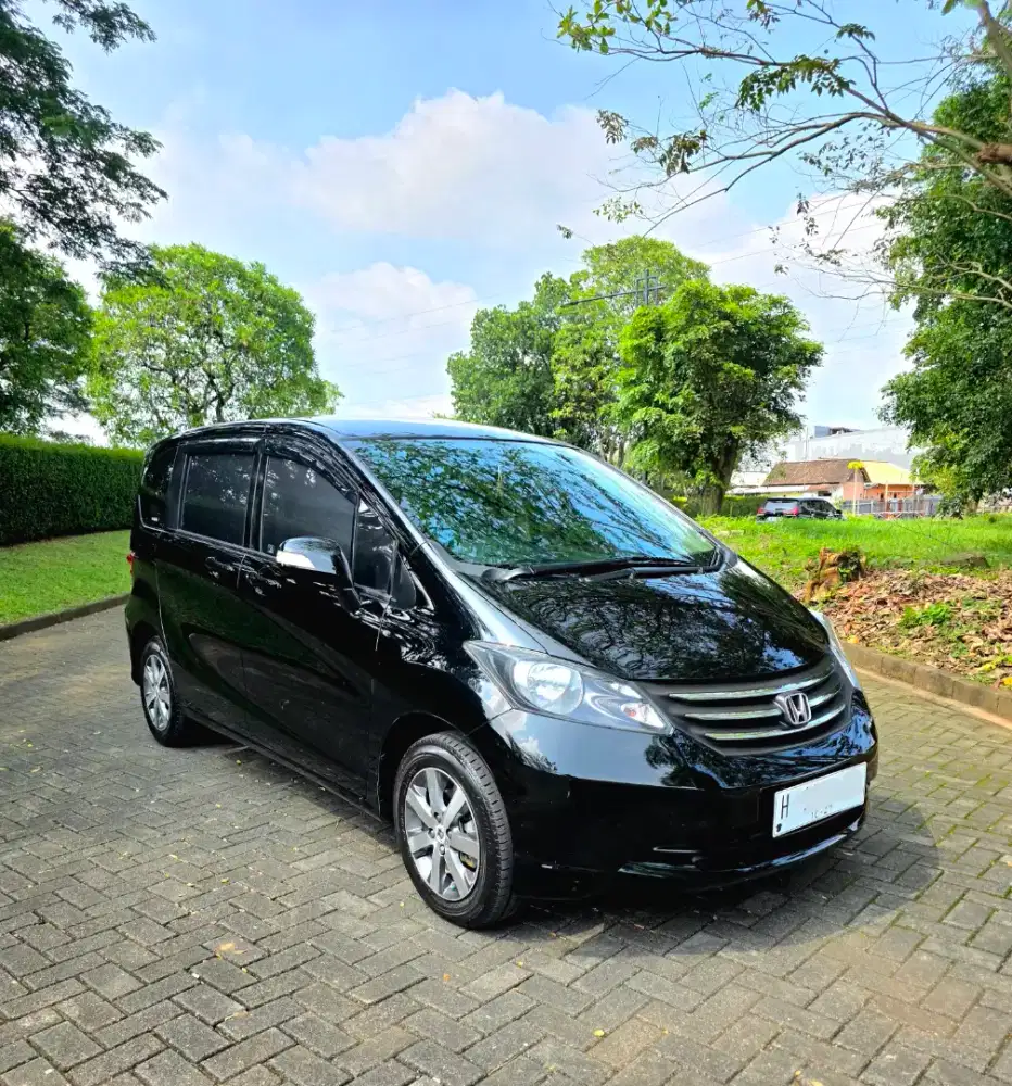 (DP.17JT) HONDA FREED PSD AT 2011