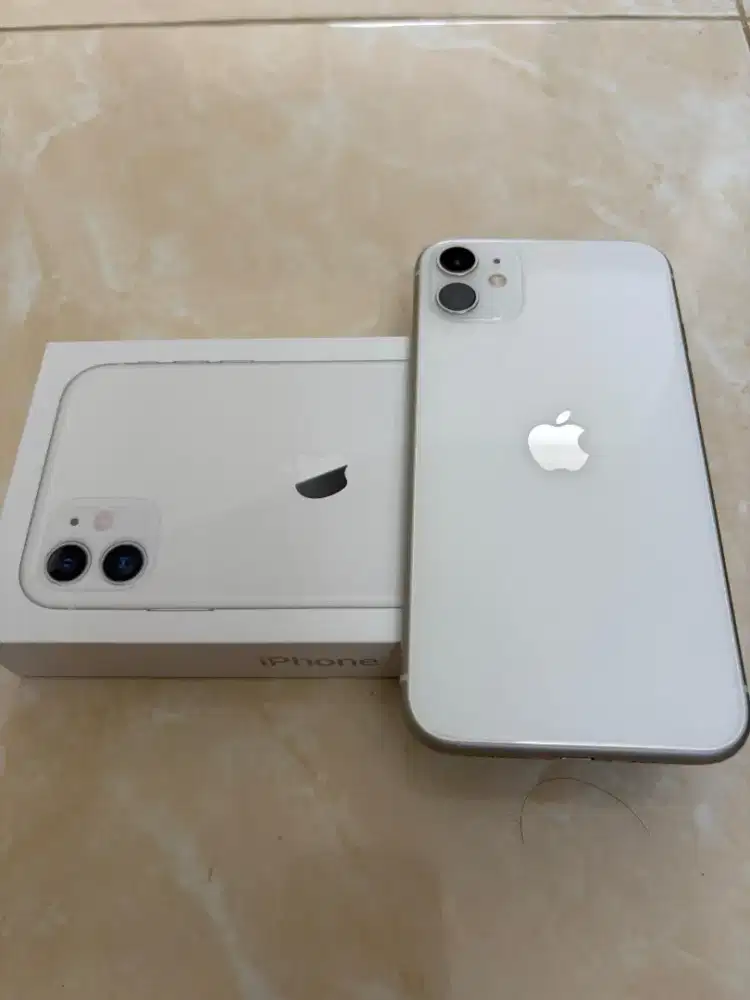 Iphone 11 Putih 64 GB resmi ex. mEGallery