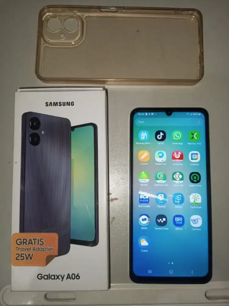 Samsung A06 (4/128 GB)