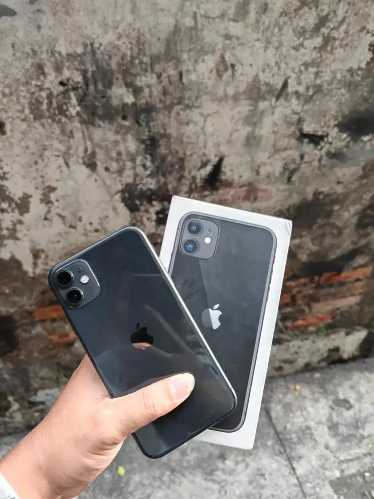 Iphone 11 256 GB , resmi beacukai , face id dll on
