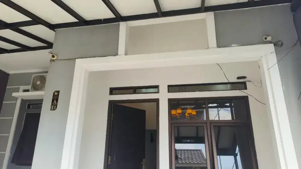 BU! DIJUAL Rumah Cantik Baru Renovasi Bebas Drama Banjir