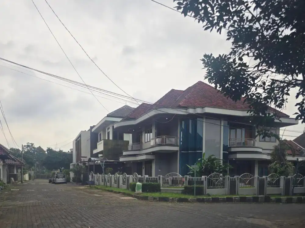Dijual Rumah Mewah Lokasi Perum Srondol Bumi Indah Semarang