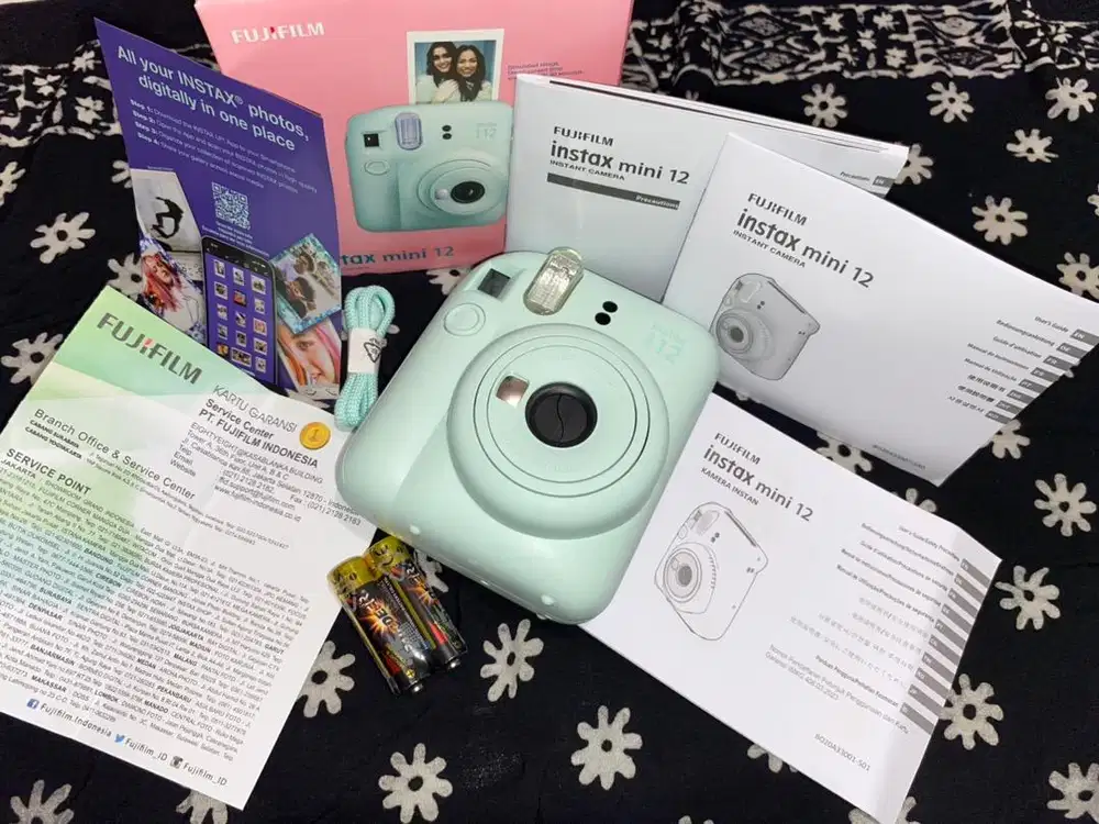 Instax Mini 12 Like New