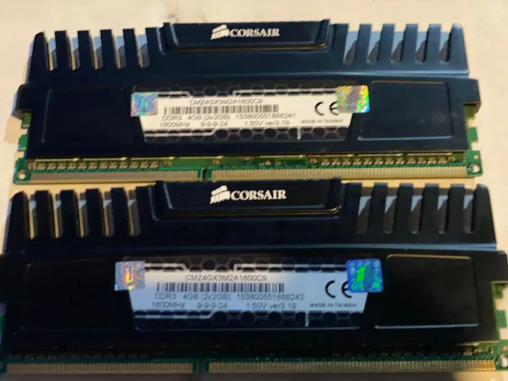 RAM CORSAIR DDR3 4GB ( 2 Pcs 8 GB )