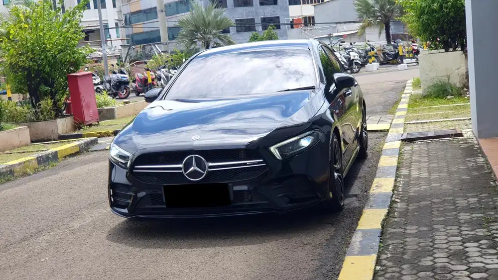 Km16rb mercedes benz mercy amg a35 2022 pakai 2023 hitam