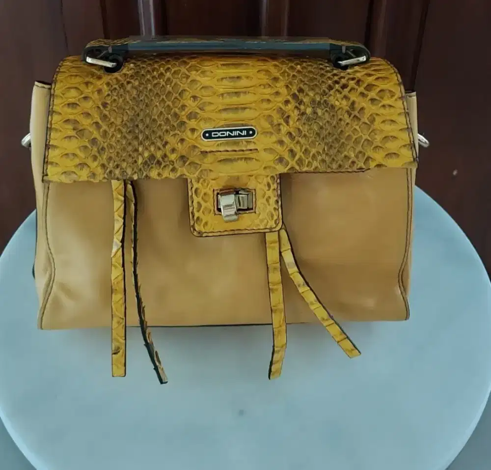 Tas Donini original yellow