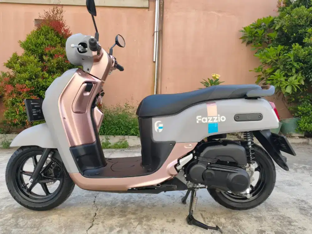 Yamaha Fazzio Hybrid 2025 Grey Rose Gold Km 1.6K