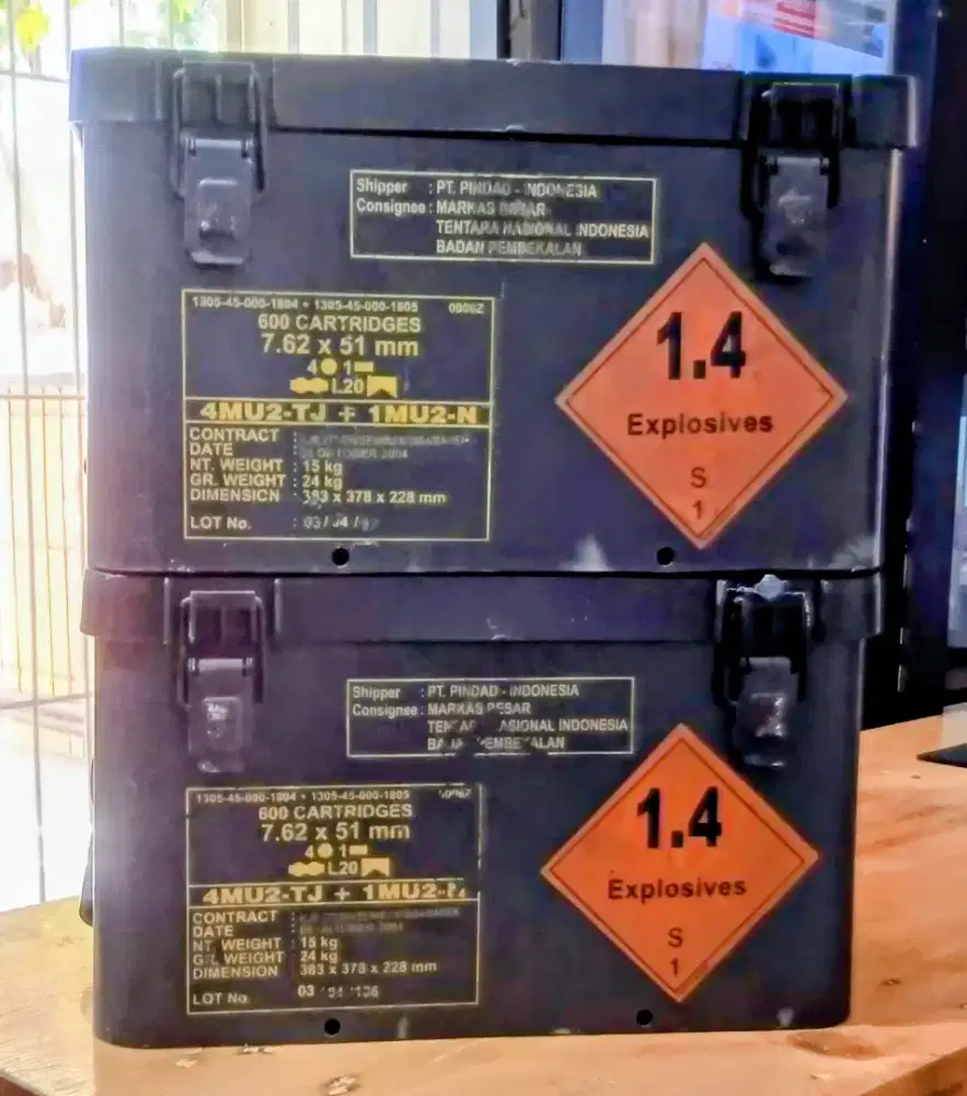 Kotak amunisi/kotak perkakas Pindad