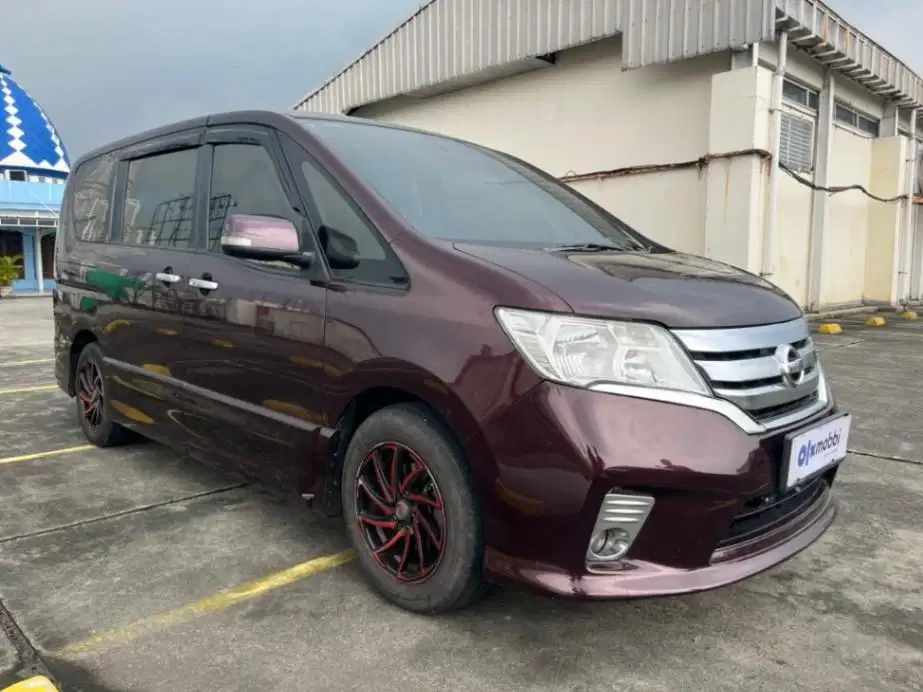 DP RENDAH - Nissan Serena 2.0 Highway Star Bensin-AT 2014 SXGN