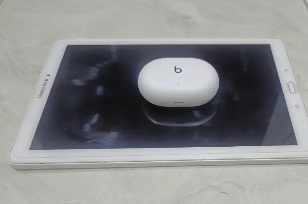 Di Jual Earphone Bluetooth Beats Studio Buds