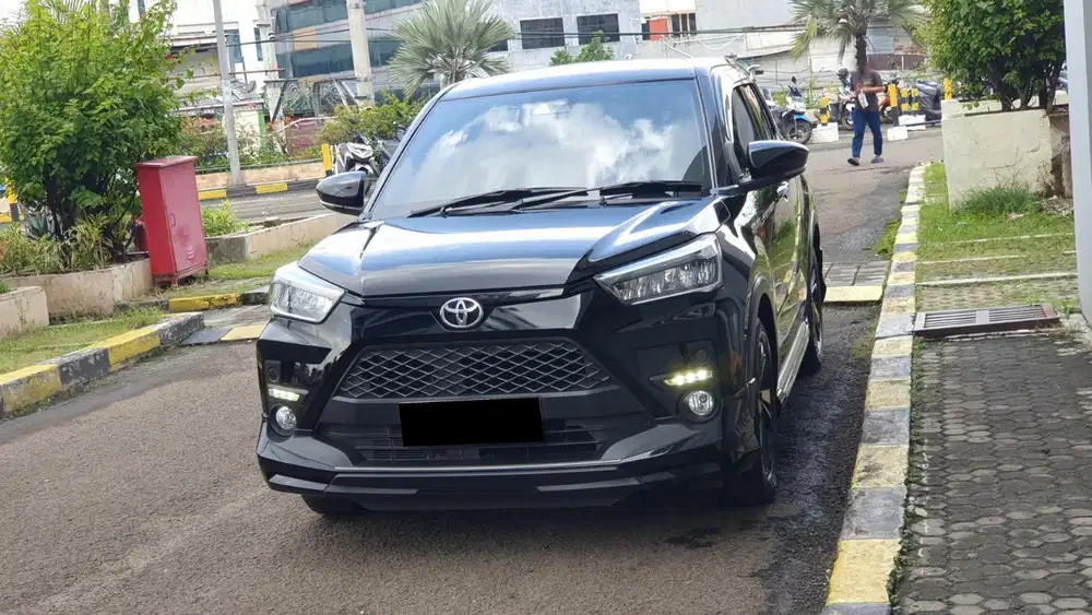 Toyota raize turbo gr sport tss cvt 2022 hitam