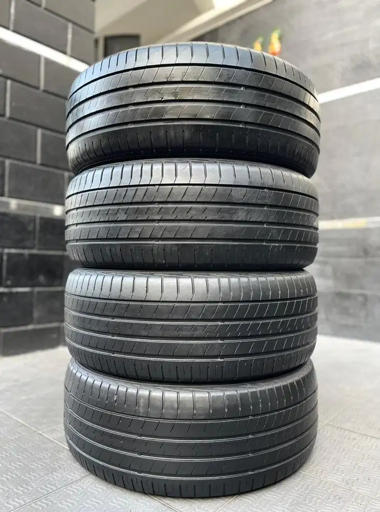 235 55 18 Dunlop LM705 Innova Harrier CR-V Reborn Zenix Outlander R18