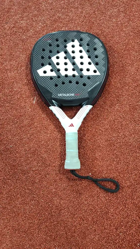 Raket Padel Adidas Metalbone  3.3 (Kondisi Like New)