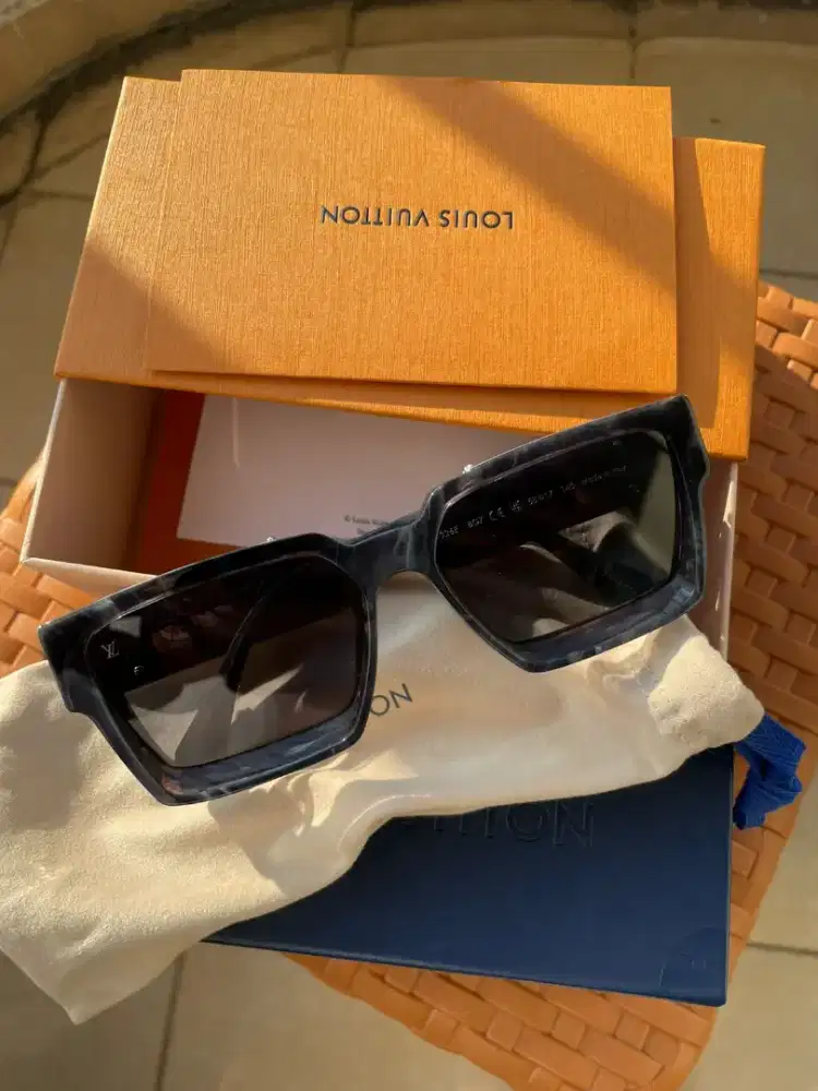 Kacamata LV 1.1 Millionaire X Virgil Abloh. Grey marble